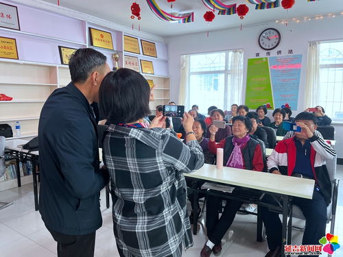 民強(qiáng)社區(qū)開(kāi)展“指尖光影·定格生活”攝影技能培訓(xùn)活動(dòng)